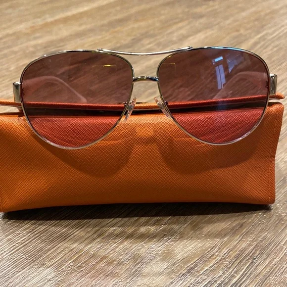 Tory Burch | Accessories | Aviator Sunnos | Poshmark display picture 2
